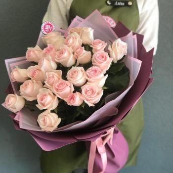 Бело-розовые розы 60 см (Россия) №: 223740