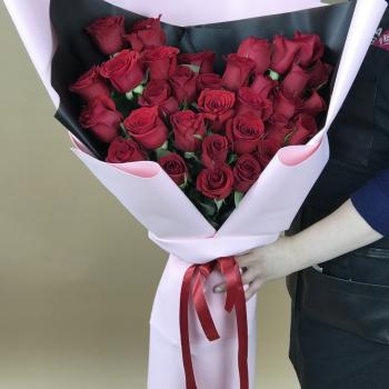 Букеты из красных роз 70 см (Эквадор) код  7645om